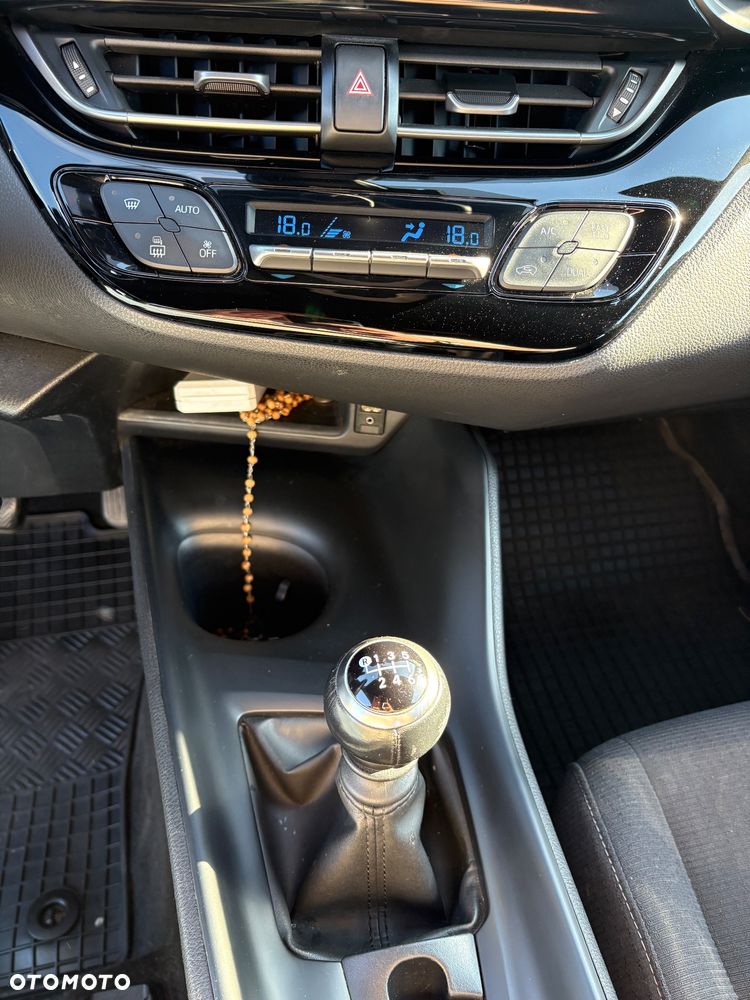 Toyota C-HR 1.2 T Premium - 6