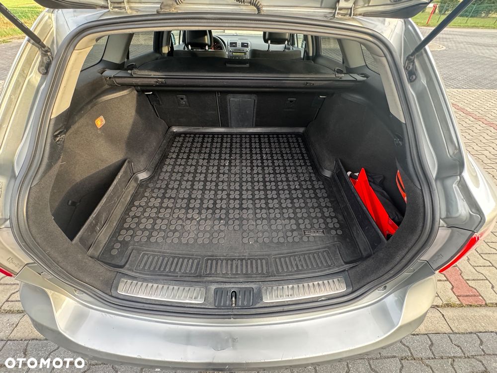 Toyota Avensis 2.0 D-4D Platinium - 28