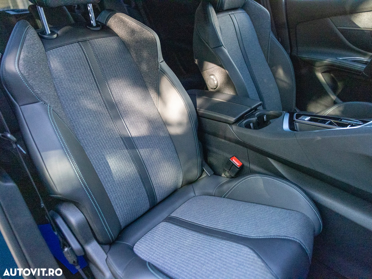 Peugeot 3008 1.2 PureTech 130 EAT8 Allure Pack - 36