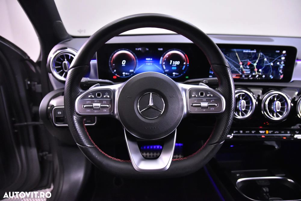 Mercedes-Benz A 250 e Sedan 8G-DCT AMG Line - 17
