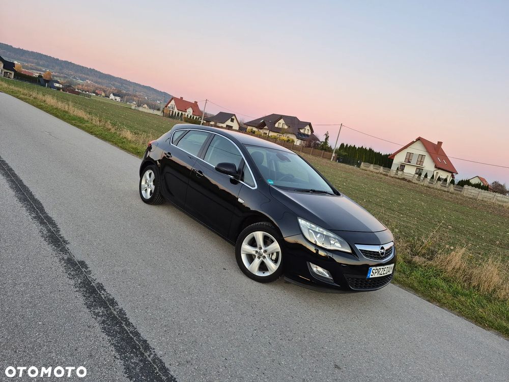 Opel Astra 1.4 Turbo Cosmo - 27