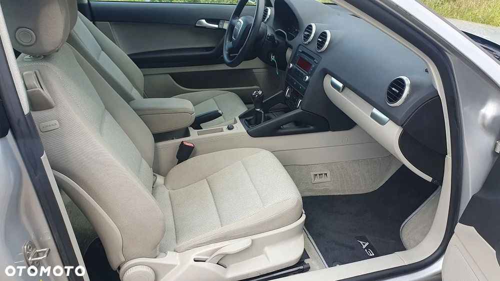 Audi A3 1.9 TDI Attraction - 8