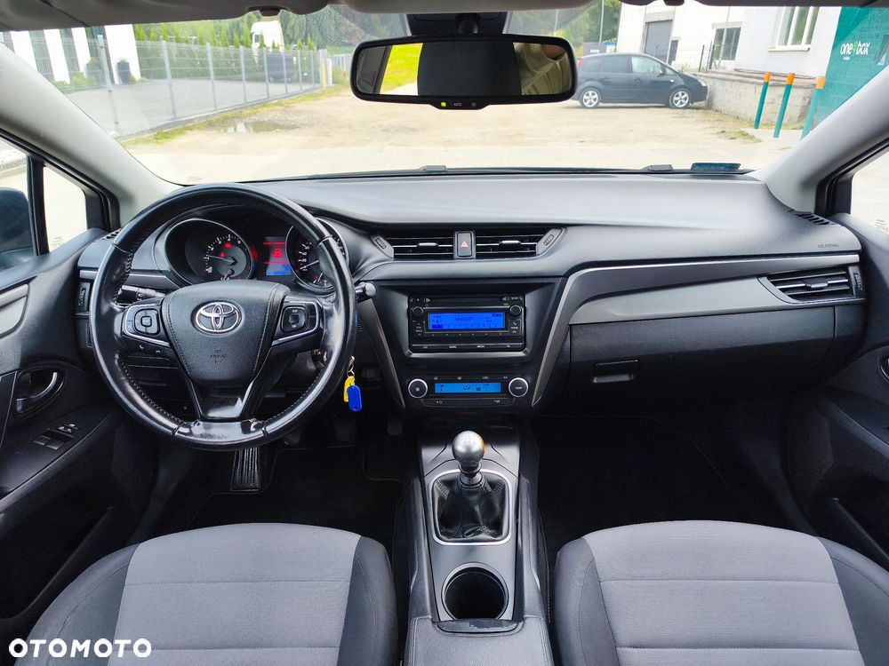 Toyota Avensis - 14