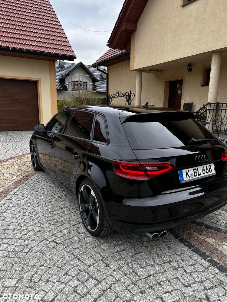 Audi A3 Sportback 2.0 TDI S line Sportpaket - 4