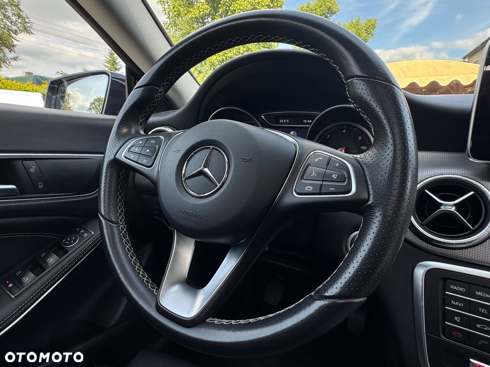 Mercedes-Benz CLA 180 d AMG Line - 16