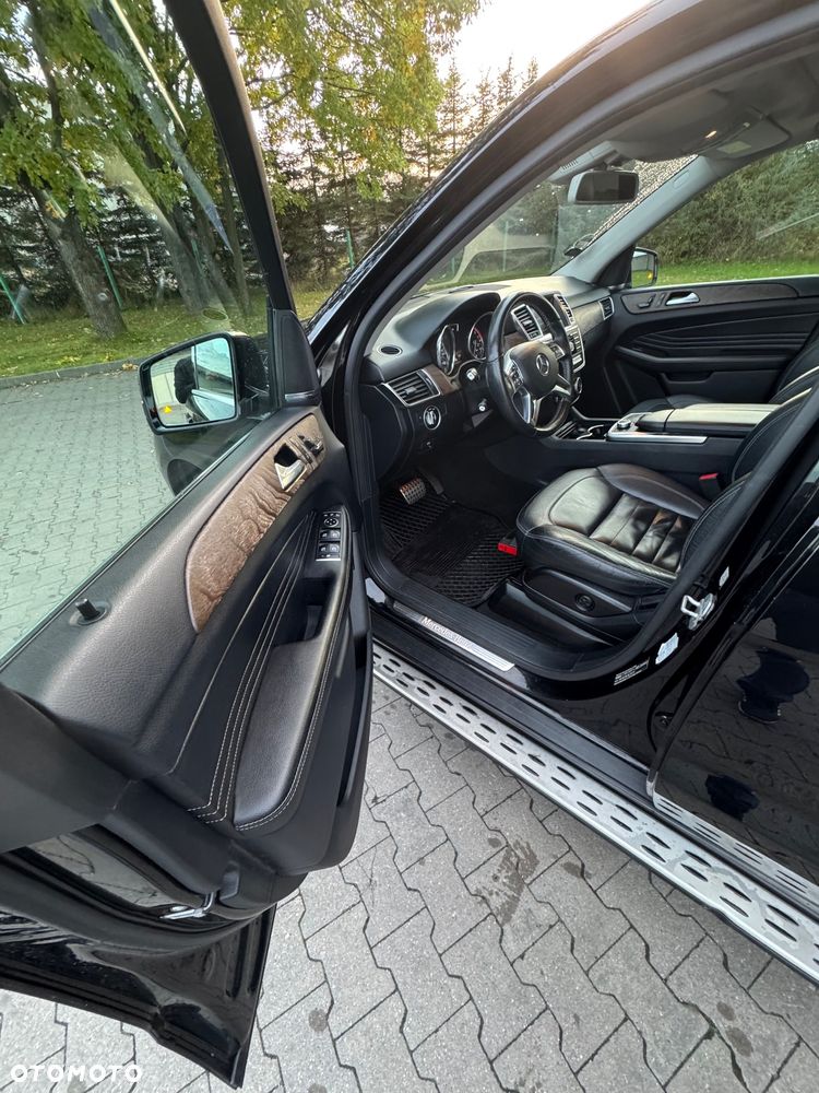 Mercedes-Benz ML 350 BlueTec 4-Matic - 4