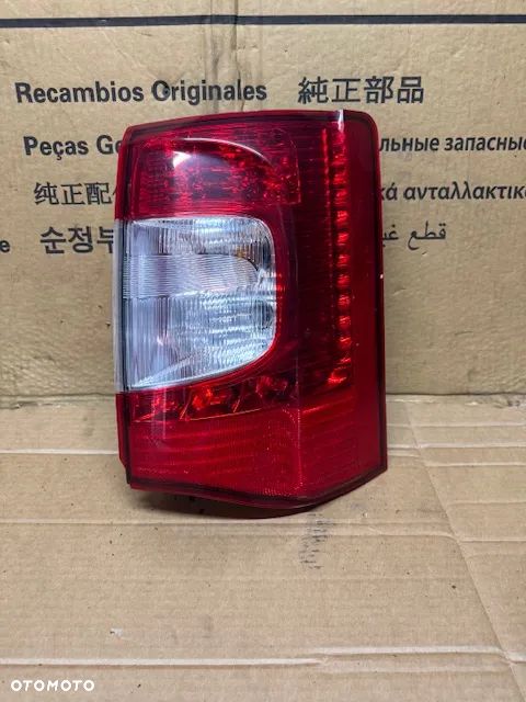 Lampy tył Chrysler Town Country - 2