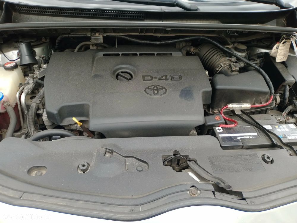 Toyota Verso 2.0 D-4D Premium - 10