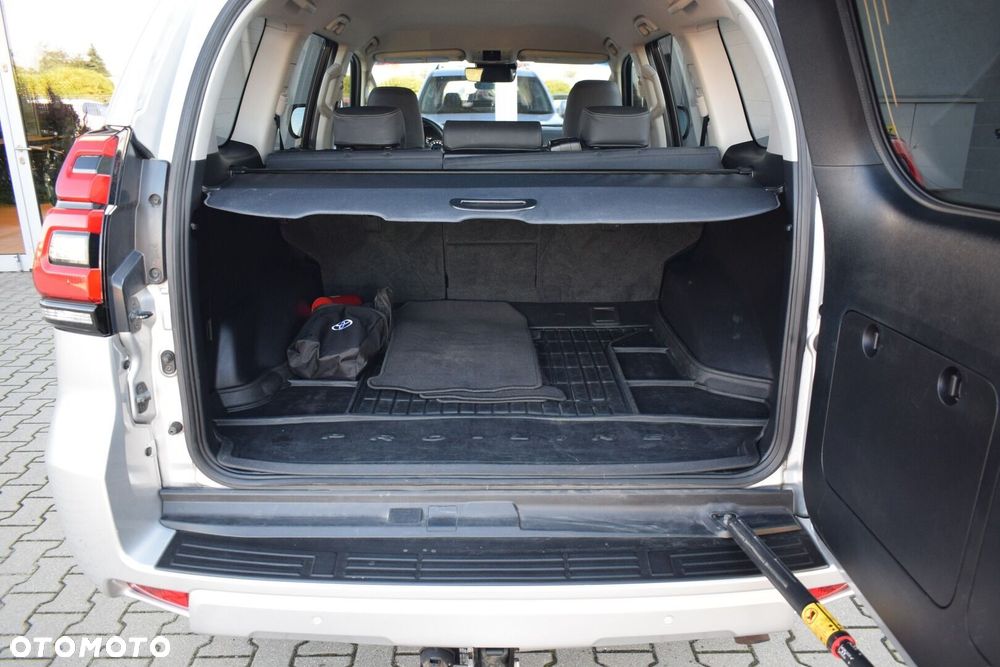 Toyota Land Cruiser - 17