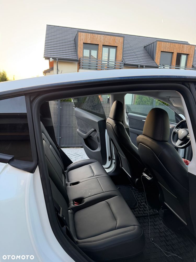 Tesla Model Y Performance AWD - 24