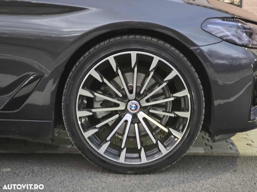 BMW Seria 5 520d xDrive Touring Aut. Luxury Line - 15