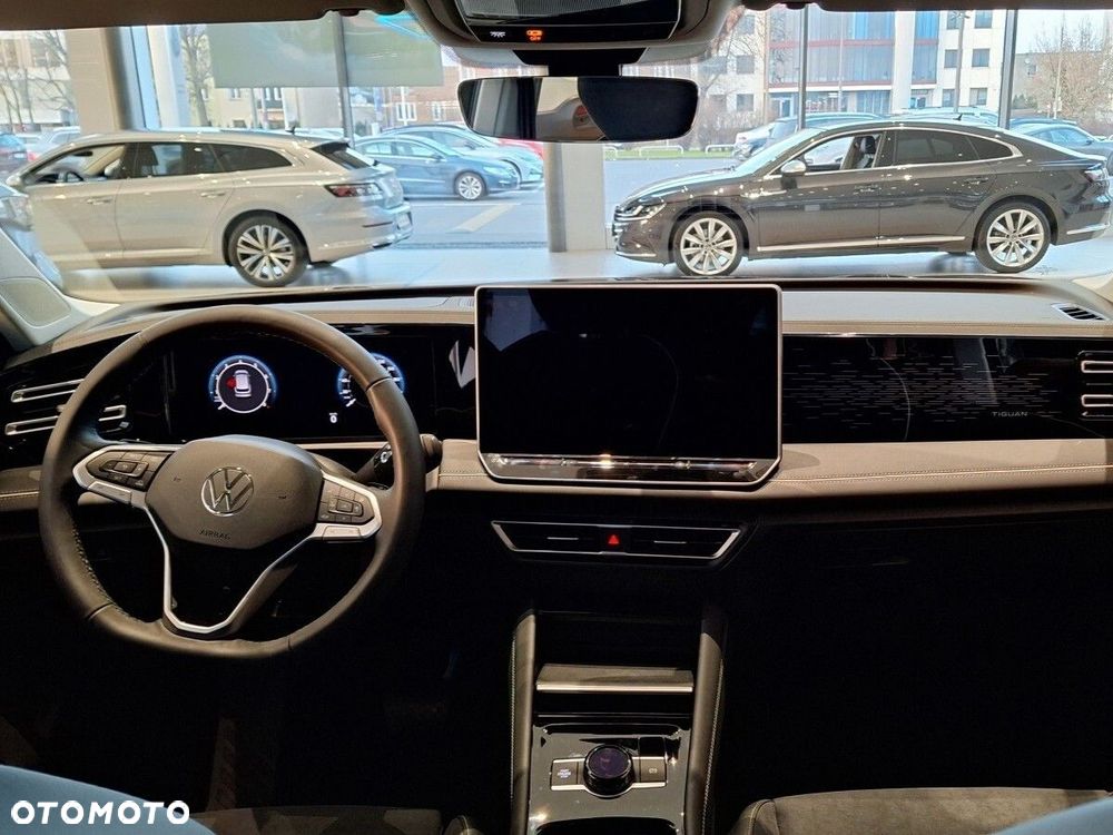 Volkswagen Tiguan - 16