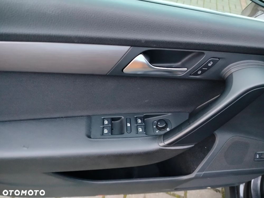 Volkswagen Passat 1.8 TSI Comfortline - 15