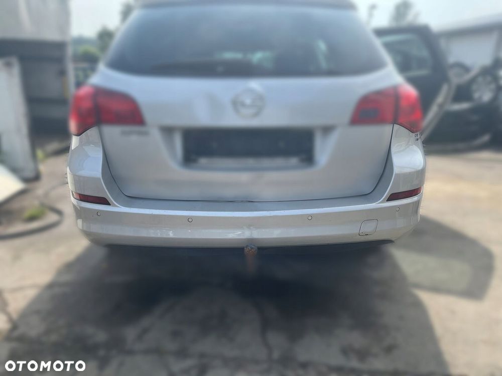 OPEL ASTRA J ZDERZAK TYLNY TYŁ GAN Z176 - 2