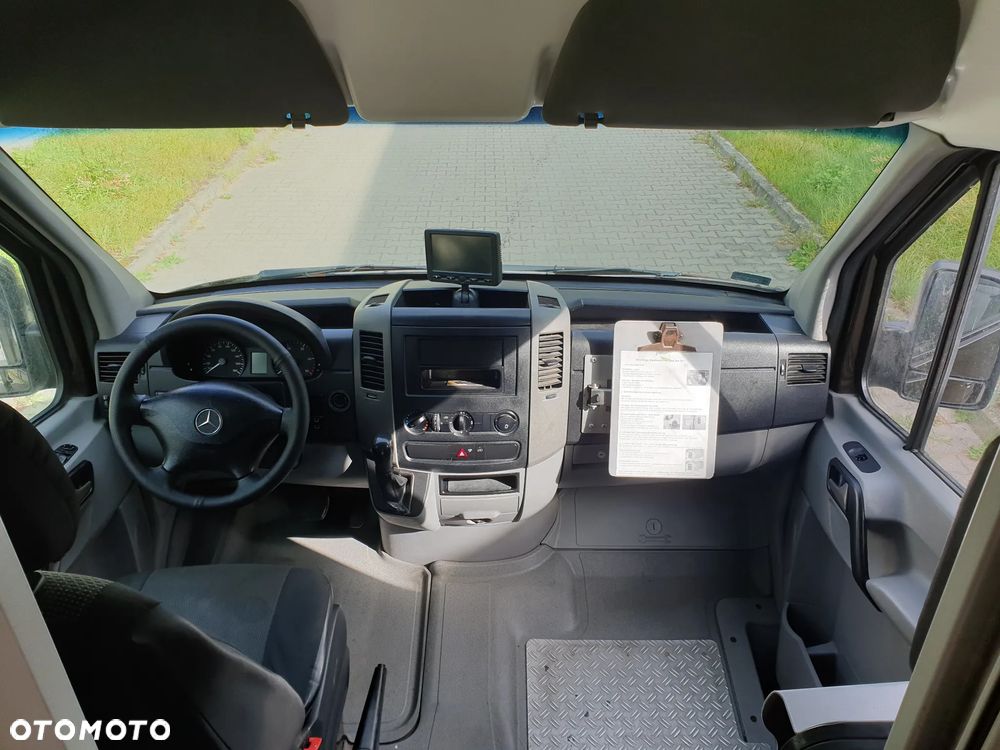 Mercedes-Benz SPRINTER - 11