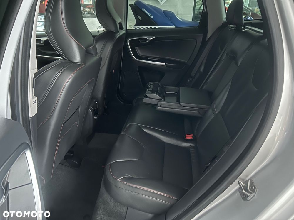 Volvo XC 60 D3 Geartronic Momentum - 19