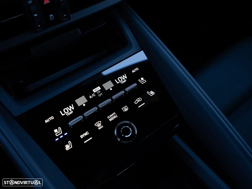 Porsche Macan Electric Turbo - 25