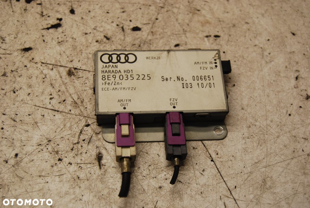 WZMACNIACZ ANTENY 8E9035225 AUDI A4 B6 B7 - 1