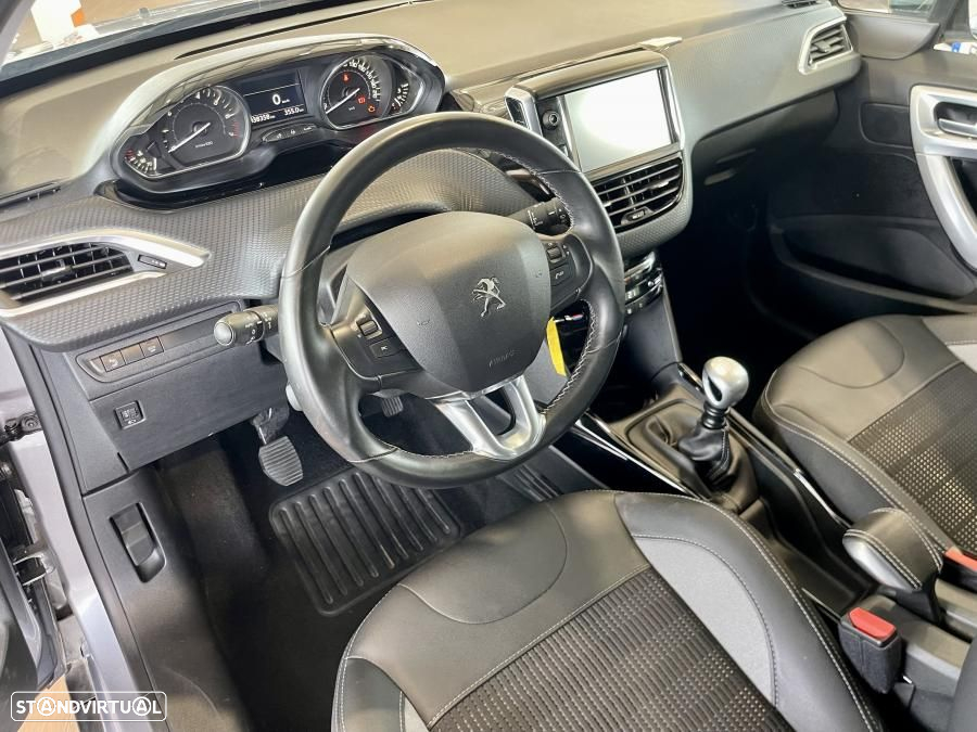 Peugeot 2008 1.2 PureTech Allure - 9