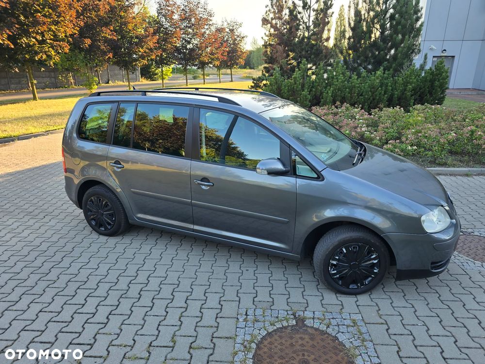 Volkswagen Touran 1.6 FSI - 28