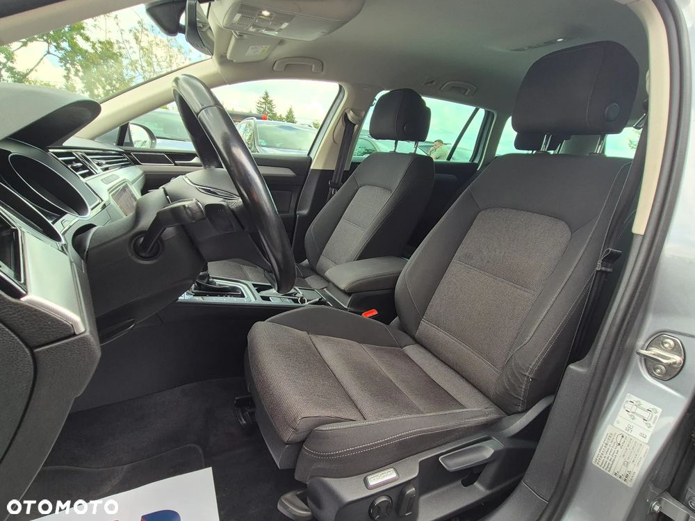 Volkswagen Passat - 23