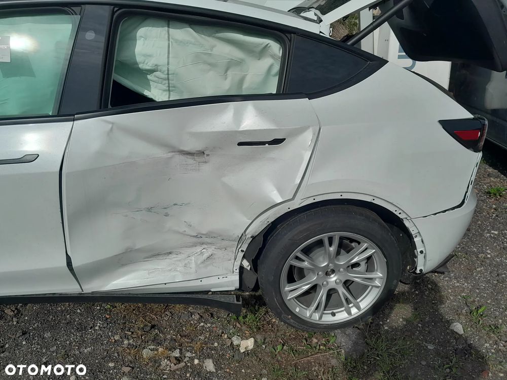 Tesla Model Y RWD - 3