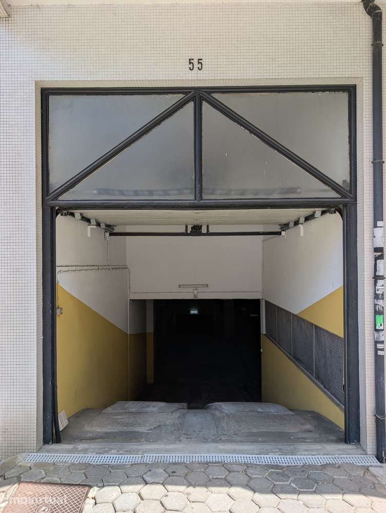 Lugar de Garagem Coberto à Venda – Mafamude, V. N. Gaia - Grande imagem: 4/6