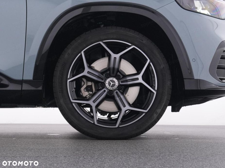 Mercedes-Benz GLB - 21