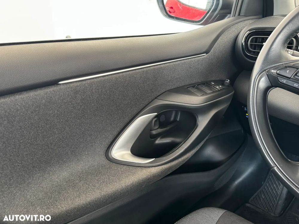 Toyota Yaris 1.5 L Dynamic - 24