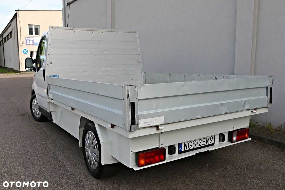Renault Trafic - 16