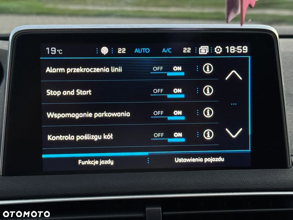 Peugeot 3008 1.6 BlueHDi Allure S&S EAT6 - 13
