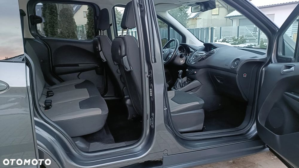 Ford Tourneo Courier 1.5 TDCi Ambiente - 10