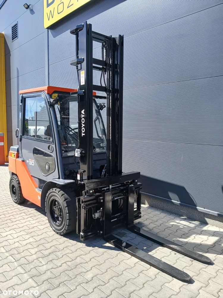 Toyota 02-8FGF30 - 3
