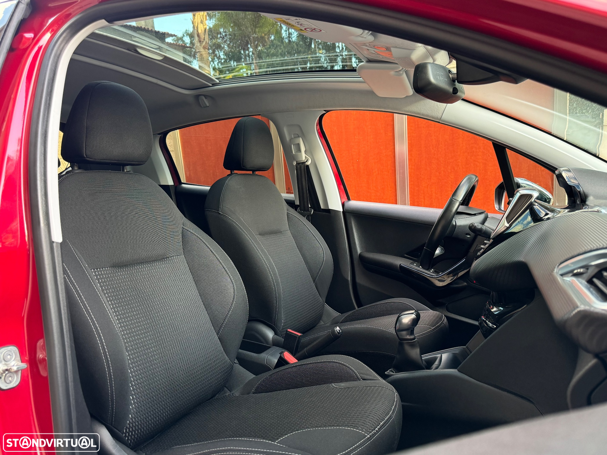 Peugeot 208 PureTech 82 Stop & Start Signature - 16