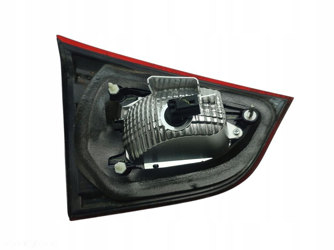 LAMPA PRAWY TYŁ W KLAPE SUZUKI SX4 S-CROSS LIFT (2016-2021) - 2