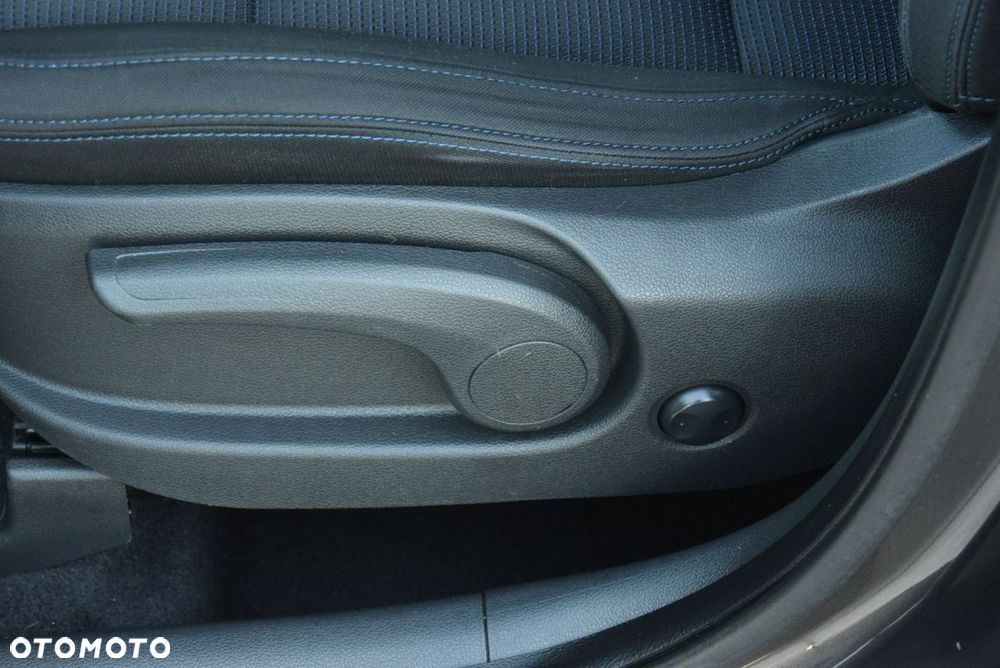 Hyundai Tucson 1.7 CRDI BlueDrive Style 2WD - 23