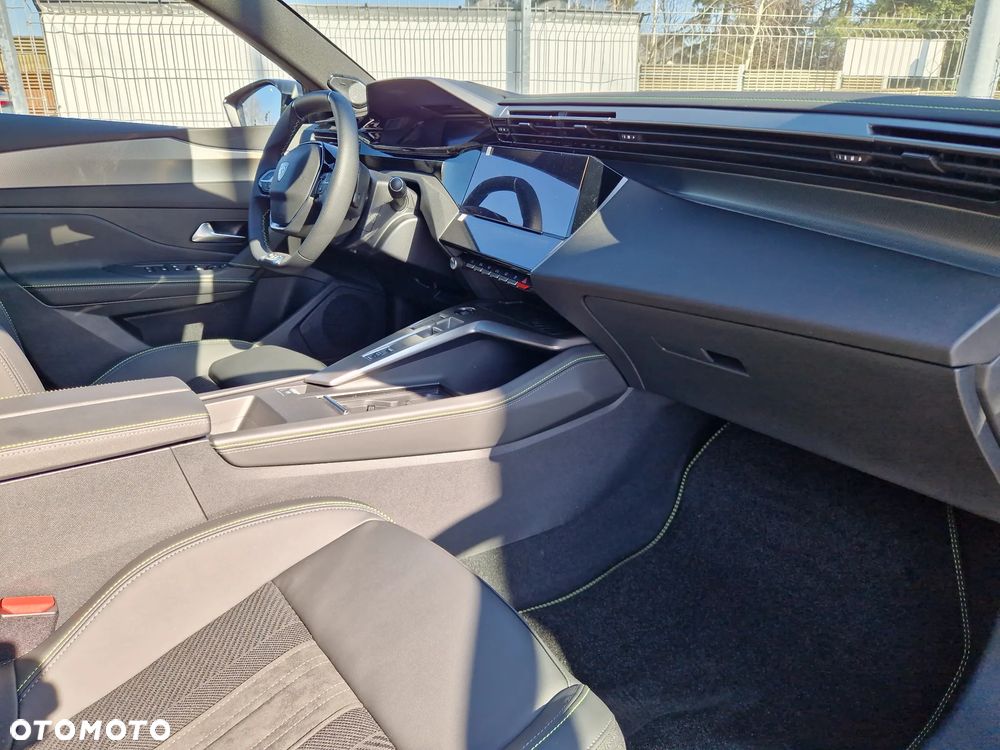 Peugeot 408 1.2 PureTech mHEV GT Exclusive S&S e-DSC6 - 11