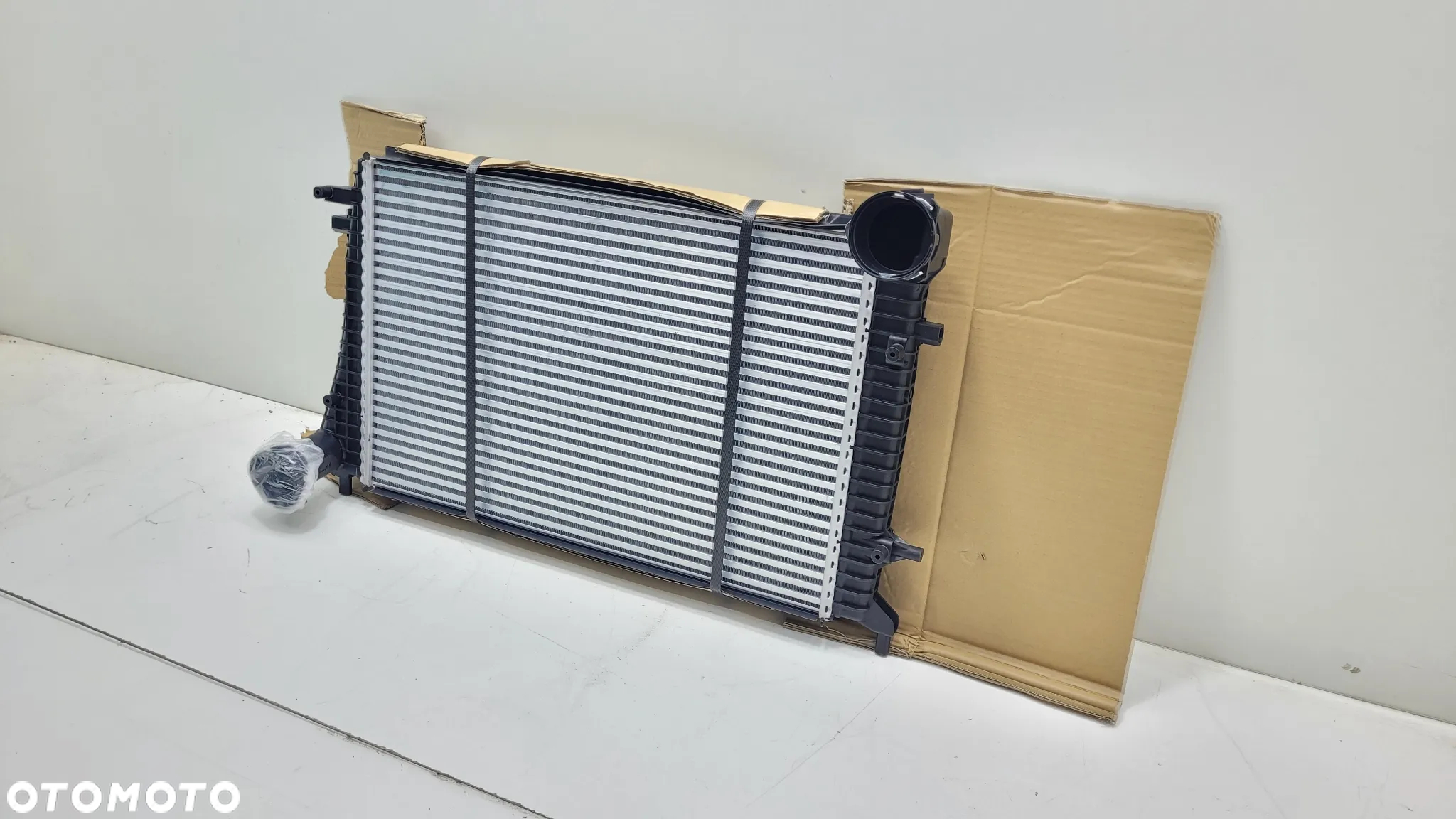 Chłodnica Intercooler VW BEETLE SKODA CADDY GOLF VI PLUS AUDI 1.9 2.0 - 3
