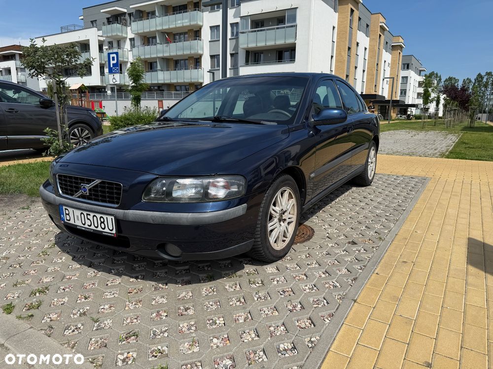 Volvo S60 2.4D5 Momentum - 1