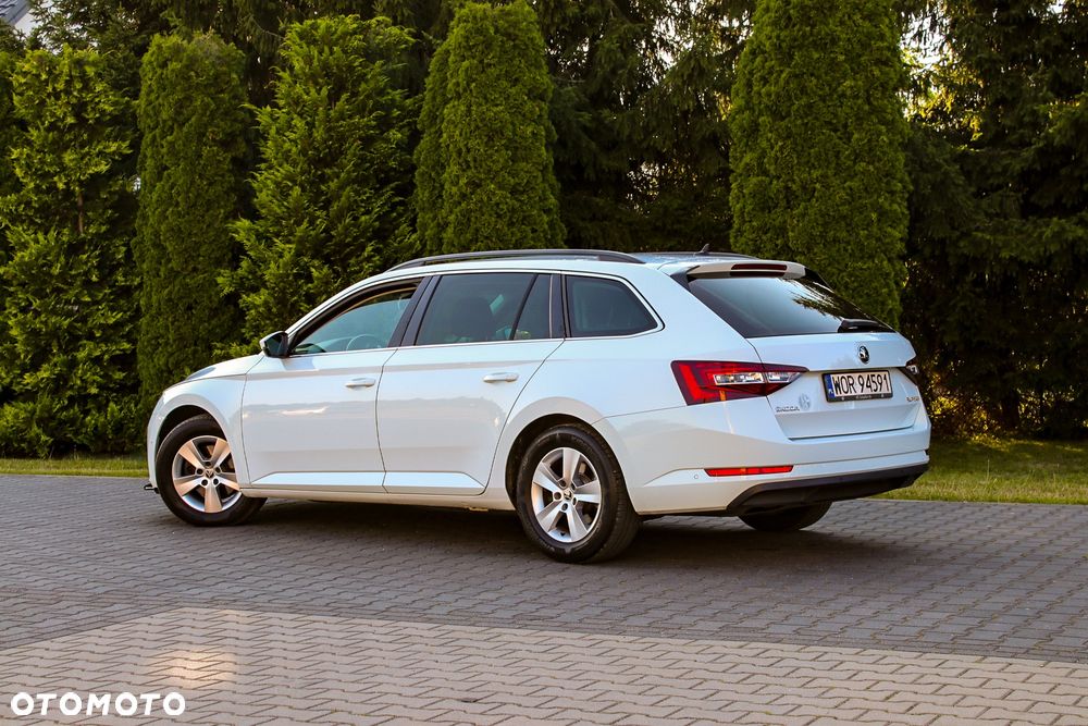 Skoda Superb 2.0 TDI DSG Style - 2