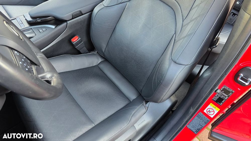 Lexus UX 250h 2.0L HEV 20H- (178 HP) 4X4 CVT Luxury - 13