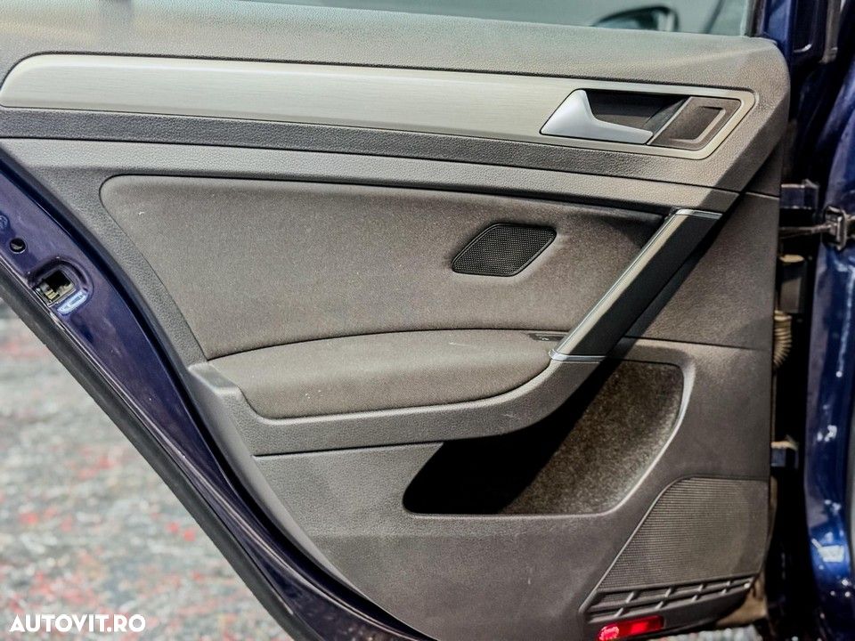 Volkswagen Golf 1.6 TDI BlueMotion Technology Comfortline - 20