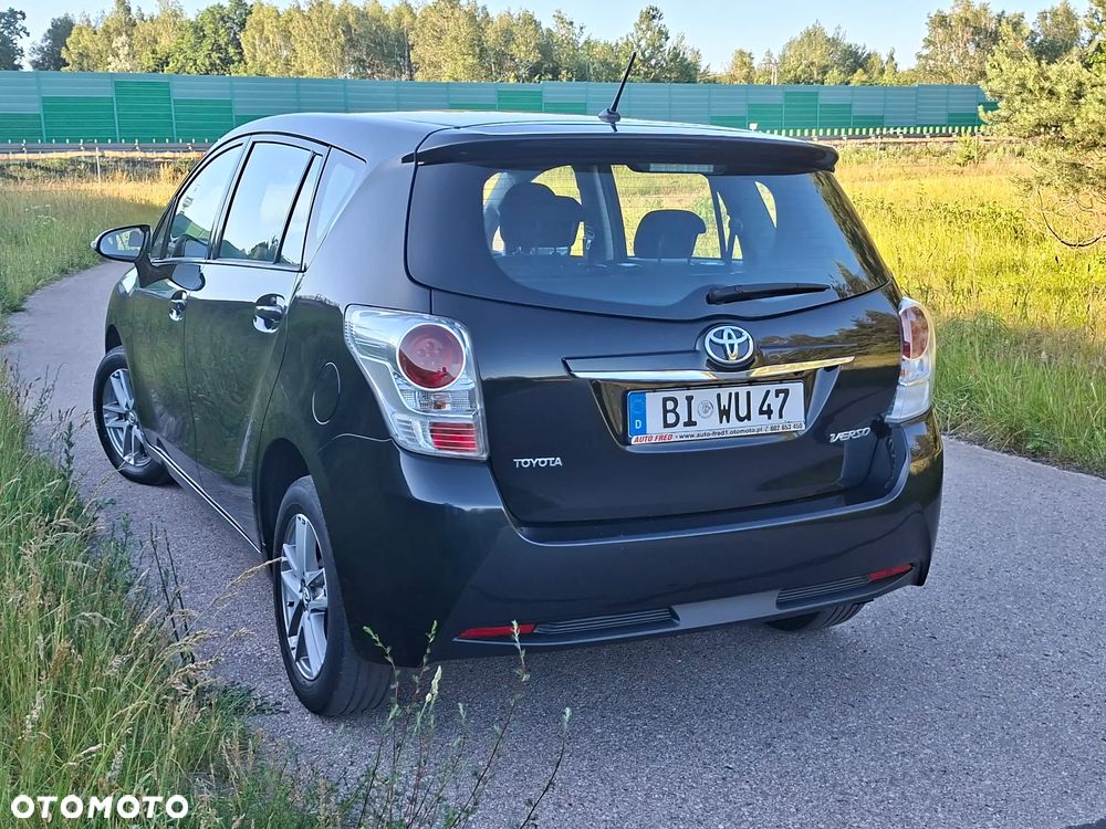 Toyota Verso 1.8 Multidrive Edition - 11