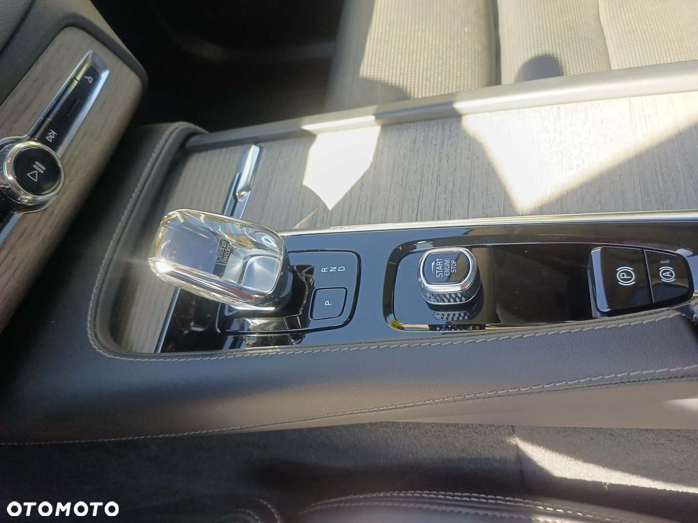 Volvo XC 90 T8 AWD Recharge Ultimate Dark - 33