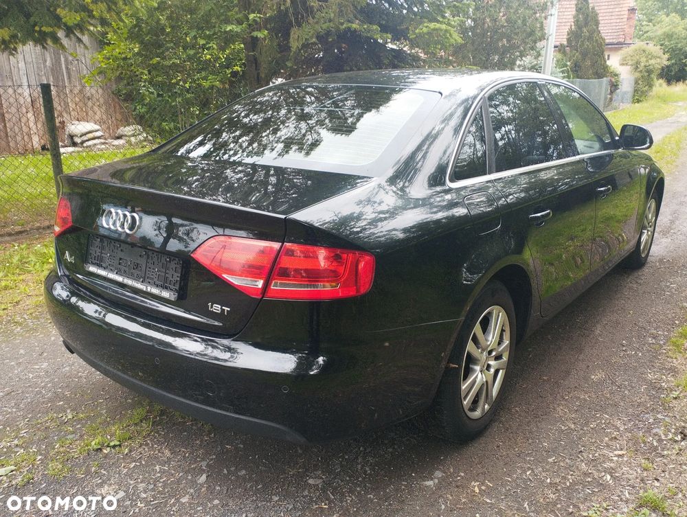 Audi A4 Limousine - 9