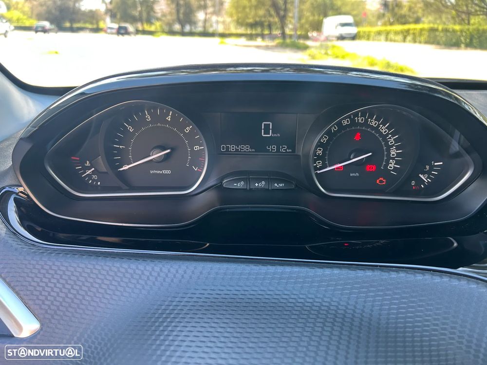Peugeot 208 1.2 PureTech Style - 11