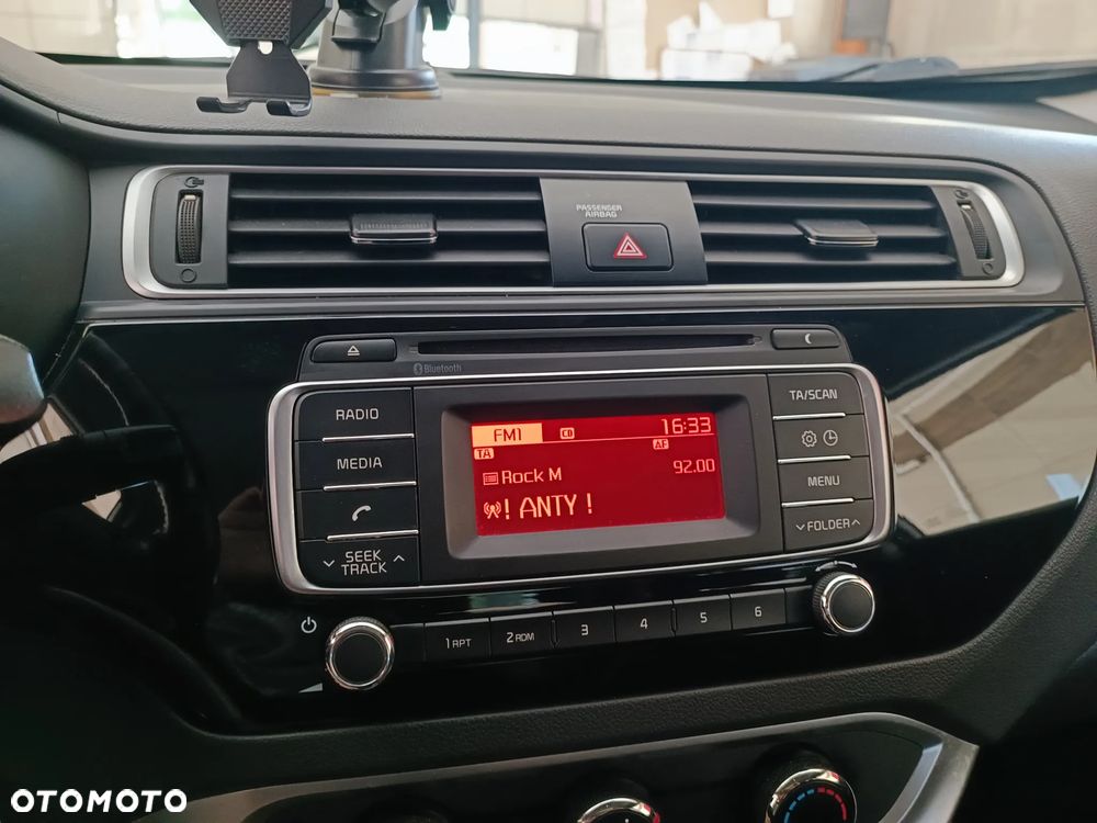 Kia Rio 1.2 Attract - 18