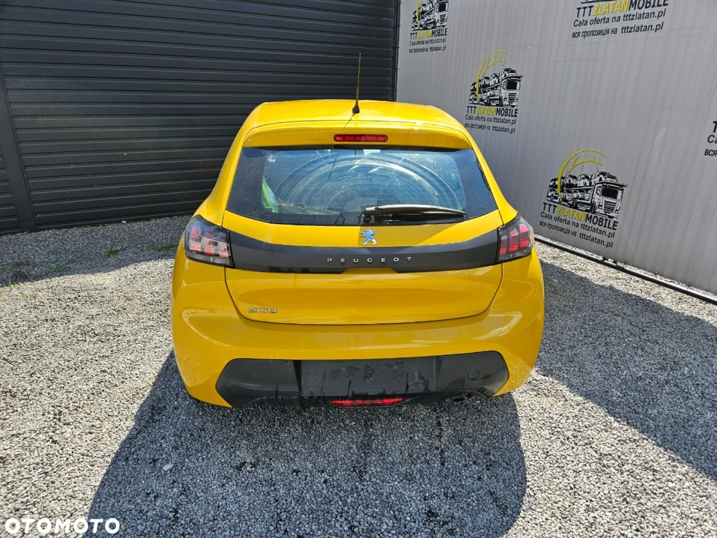 Peugeot 208 - 16