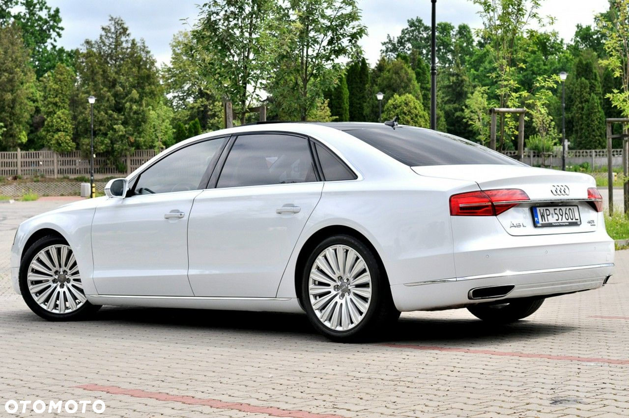Audi A8 - 4
