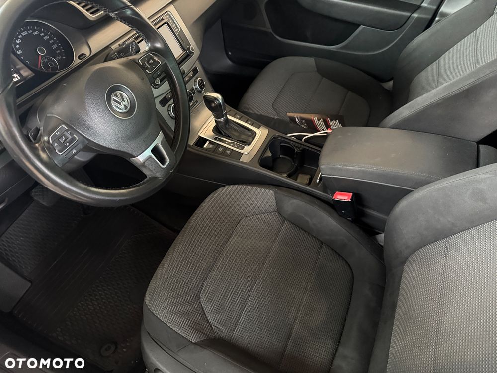 Volkswagen Passat 2.0 TDI Comfortline DSG - 8